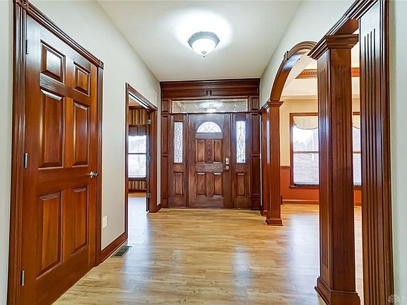 5th image of 543 Acadia Ct