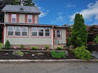 7 Lindsley Rd, Little Falls, NJ 07424