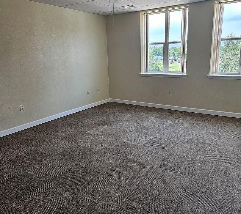 1st image of 450 E Franklin St #211