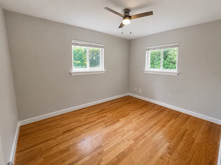 9 Country Squire Ln — Photo 11