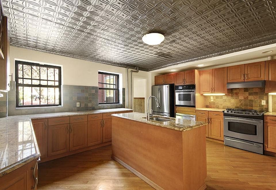 2nd image of 457 Mac Donough St