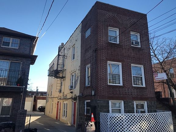 3rd image of 1018 E 224th St