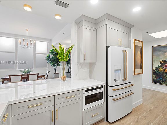 3rd image of 626 Coral Way APT 503