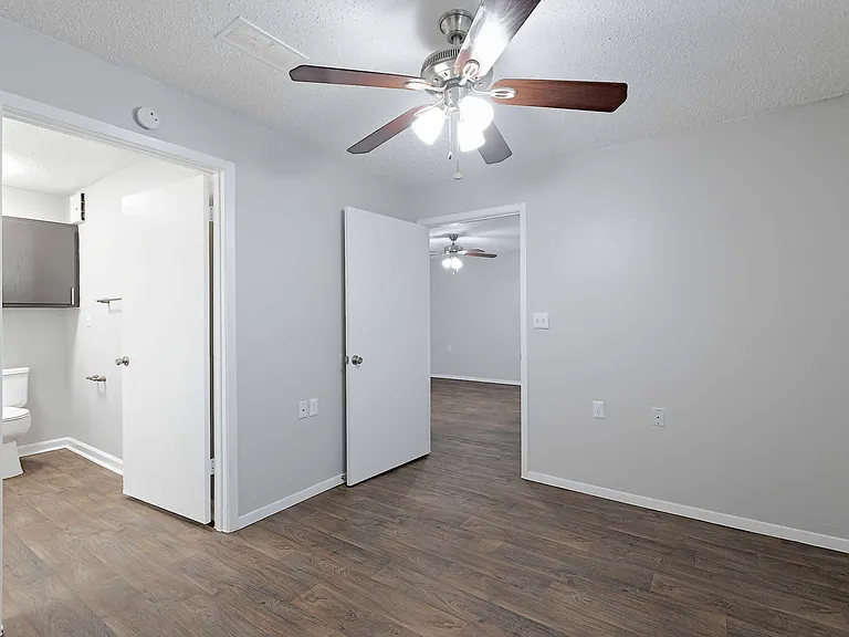 Woodhollow Apartment Homes — Photo 35