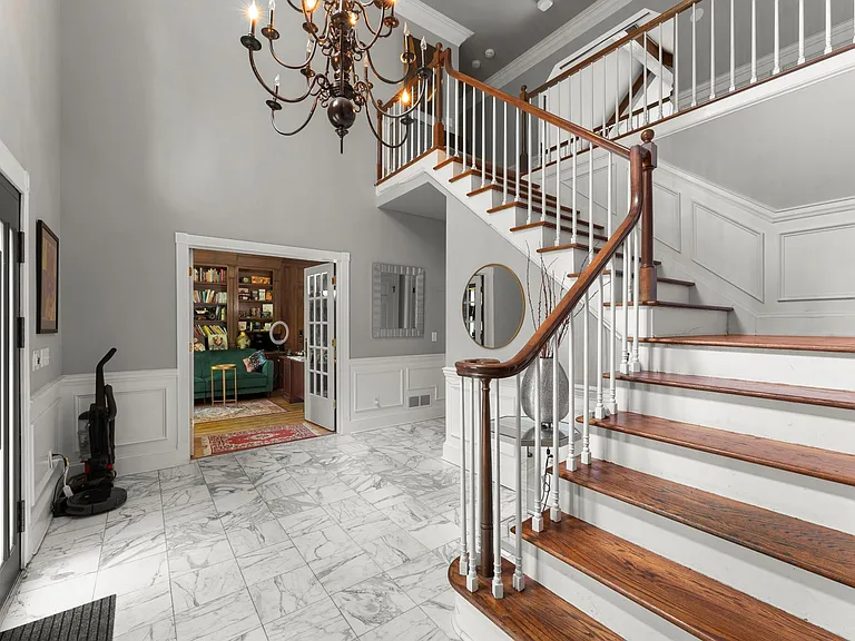 5785 Northside Dr — Photo 9