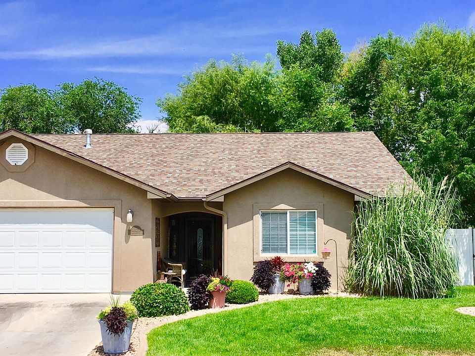 1st image of 3012 1/2 Oakwood Dr