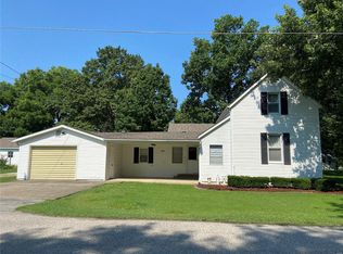 109 Maple St, Germantown, IL 62245
