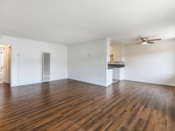 4th image of 8140 Langdon Ave APT 27