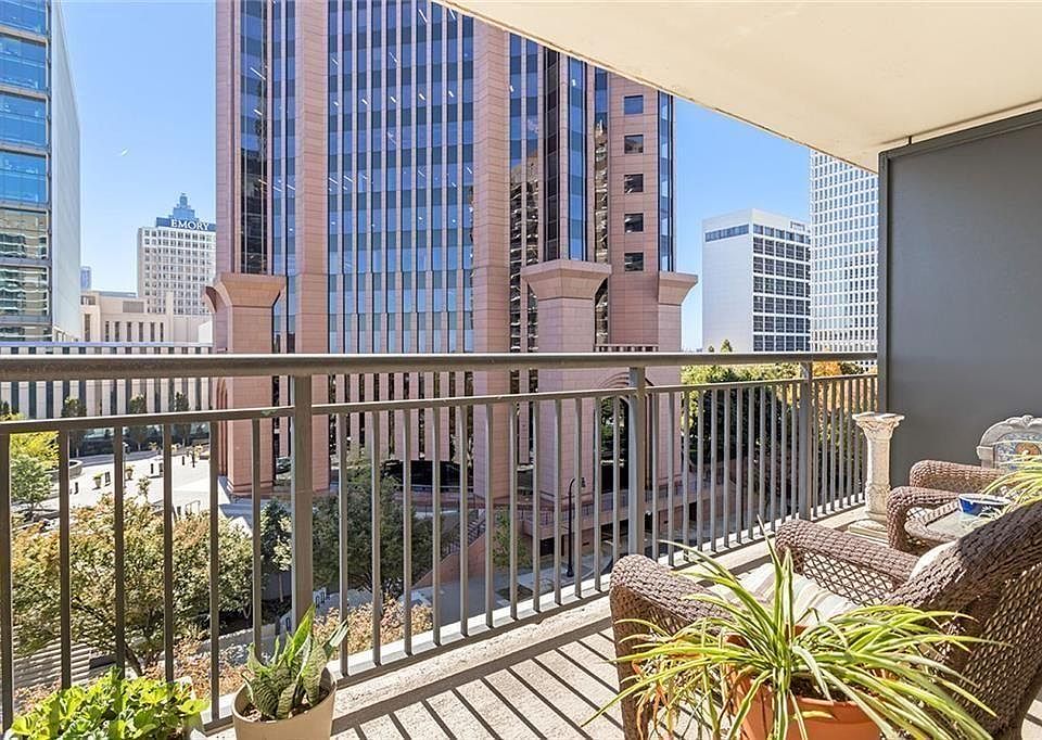 1st image of 620 Peachtree St NE APT 610