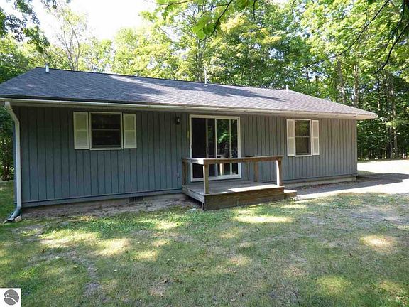 3rd image of 2834 N East Torch Lake Dr