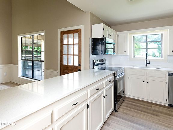 5th image of 115 Briar Green Dr