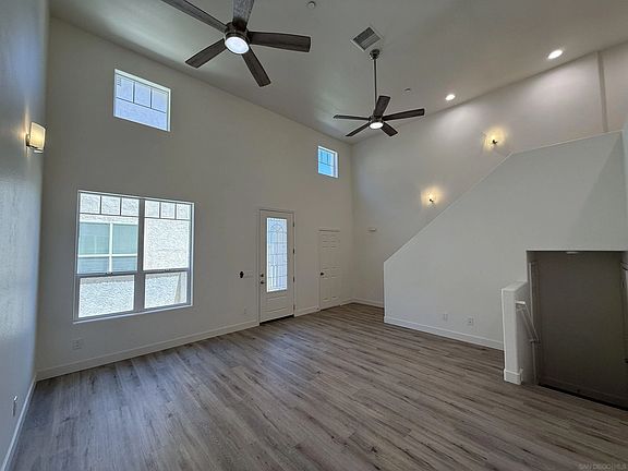 3rd image of 387 Connecticut Ave