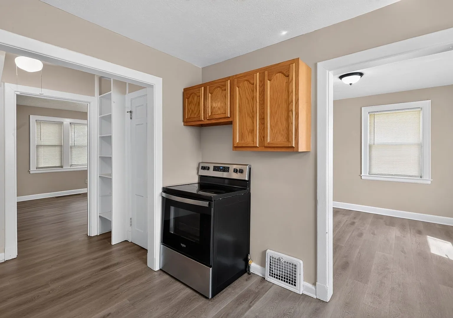Charming 3BR House in Canton — Photo 3