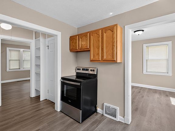 3rd image of 1337 Ivydale Ave SW