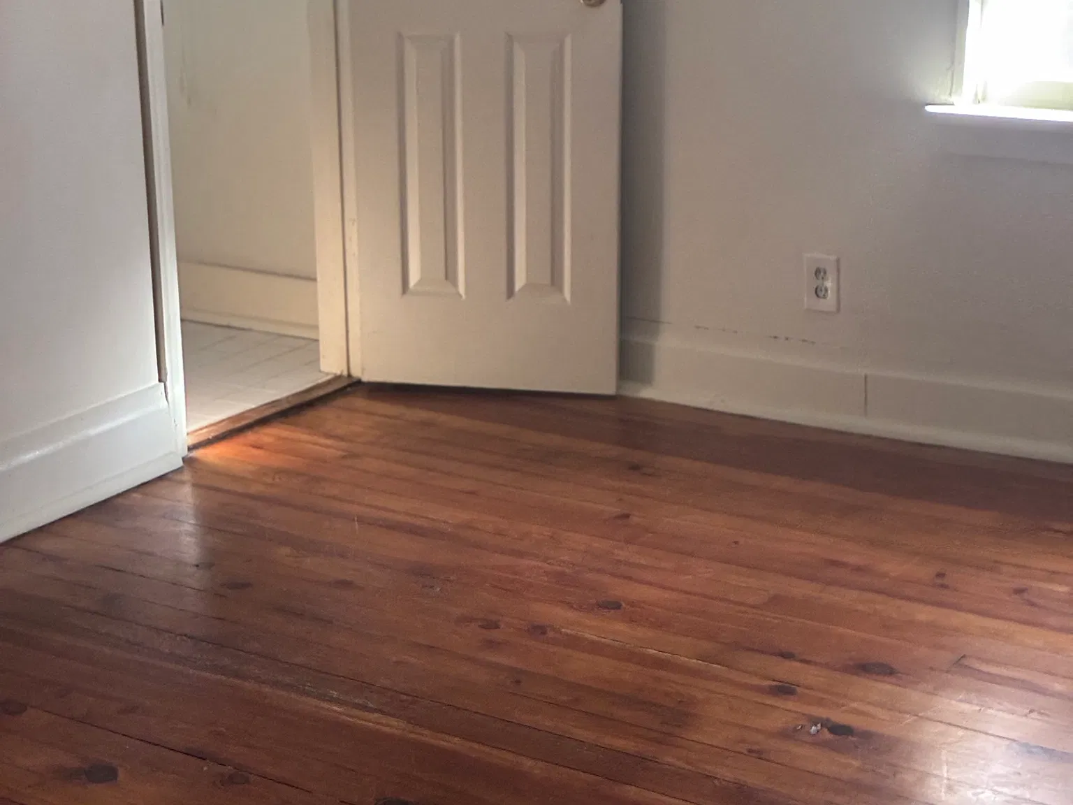1 bed, 1.5 bath, $850 — Photo 4