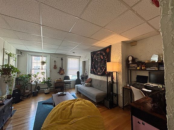 3rd image of 17 Fleet St APT 3