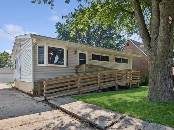 1114 S 5th St, Dekalb, IL 60115