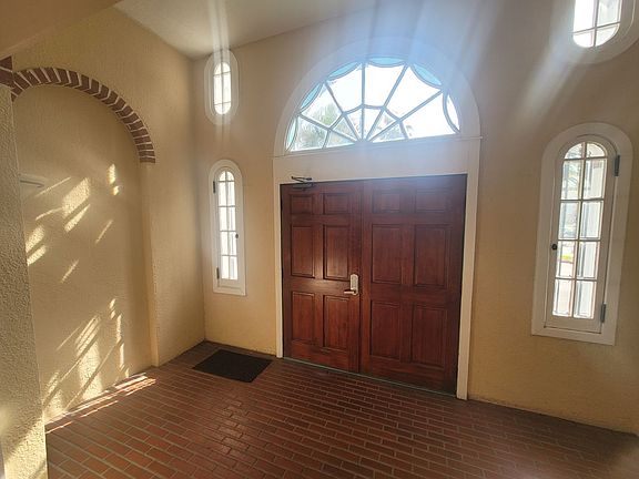 4th image of 902 22nd St APT 1