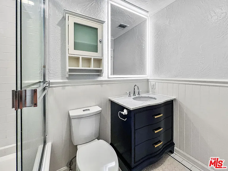 910 N Alfred St #4 — Photo 19