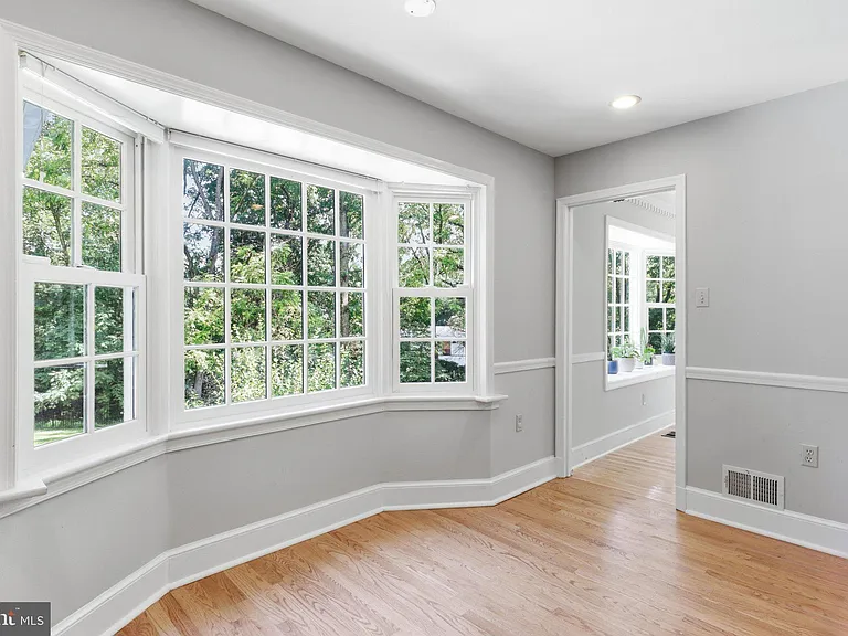 6817 Jeremiah Ct — Photo 10