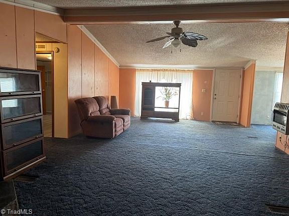 3rd image of 2120 Larae Ln