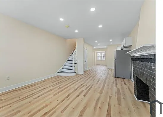 2041 Stenton Ave — Photo 4