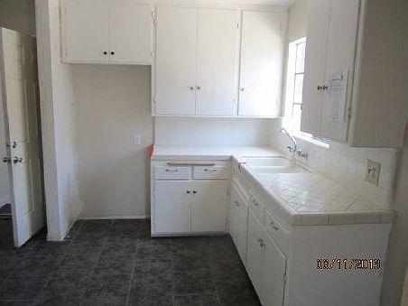 048-390772-kitchen-22977349.jpg1