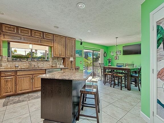 5th image of 8182 SE Cumberland Cir
