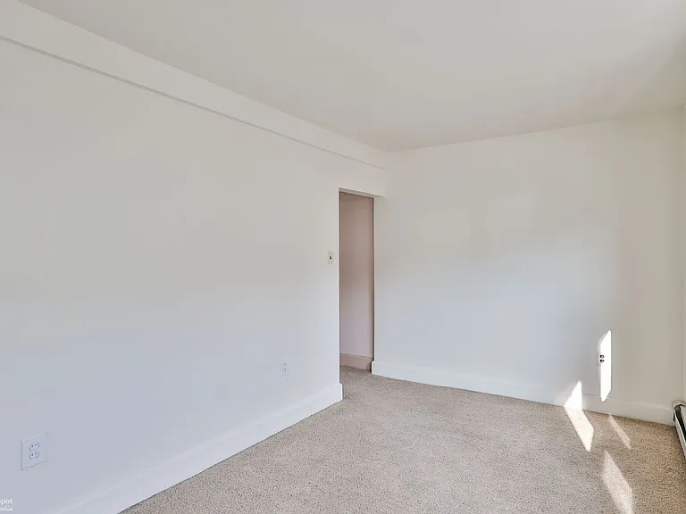 Catawissa St 50 W — Photo 9