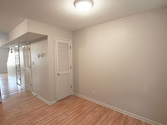 4th image of 1618 Baltimore Dr APT A