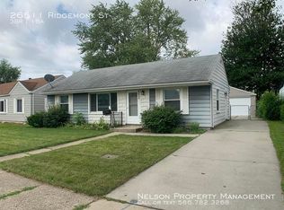 26511 Ridgemont St, Roseville, MI 48066