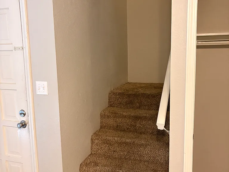827 Hardy Springs Cir #B — Photo 12