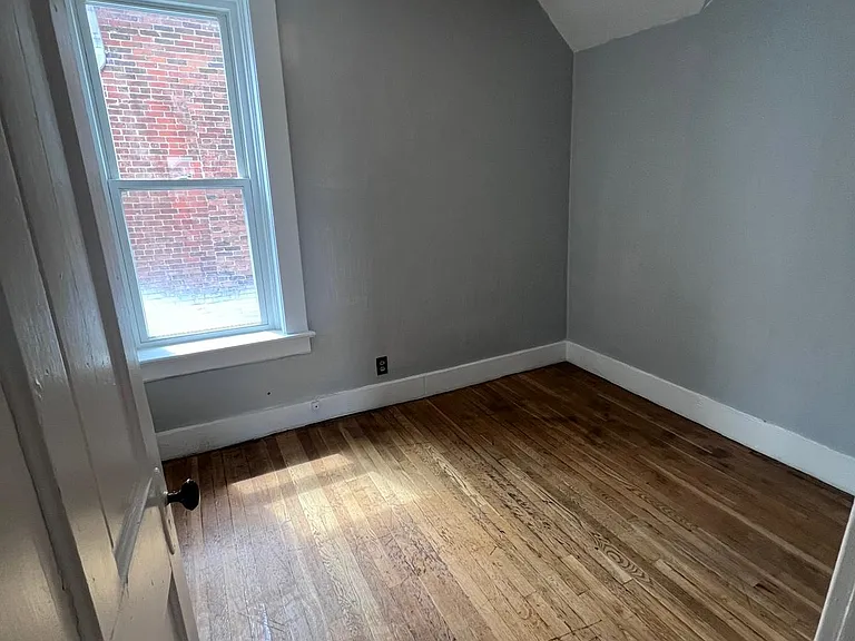 508 W High St — Photo 10