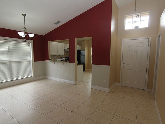 2nd image of 2818 Delcrest Ct