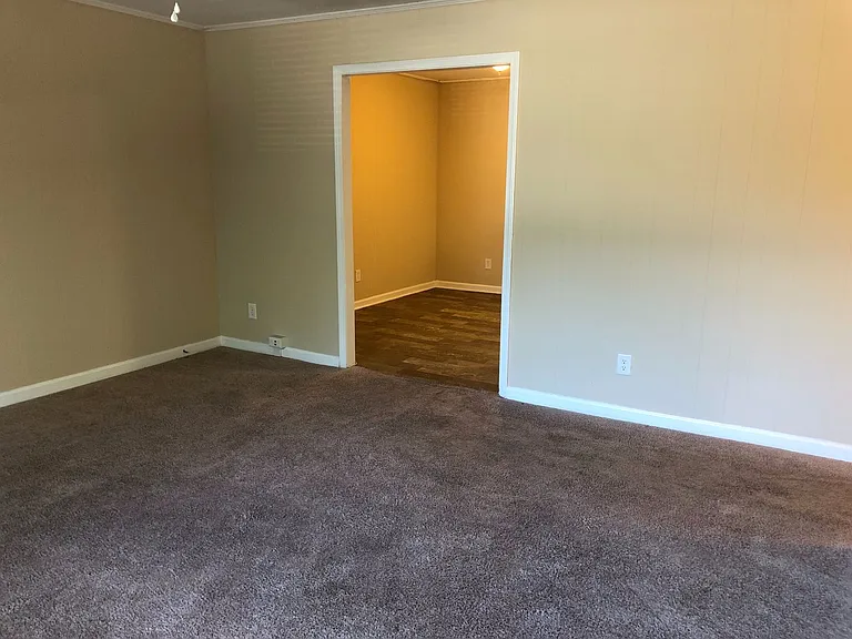 812 Creekside Dr — Photo 6