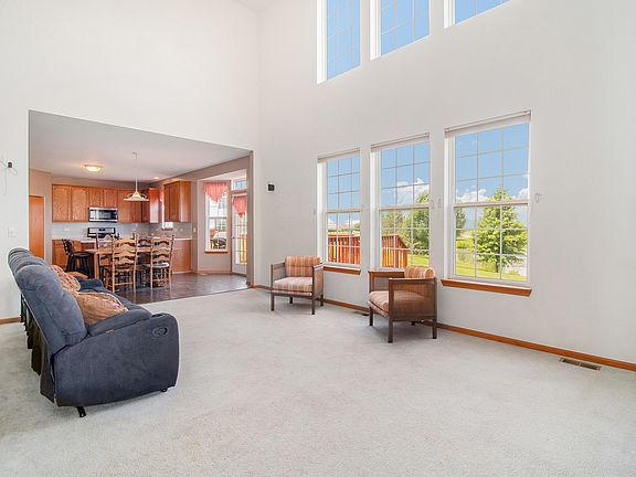 4th image of 1903 Springside Dr