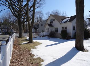 24 Harbor Rd, Port Washington, NY 11050