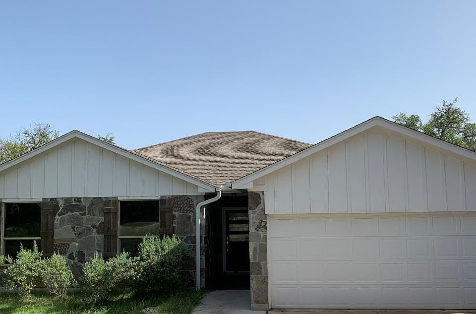 1st image of 305 Twin Creek Cir