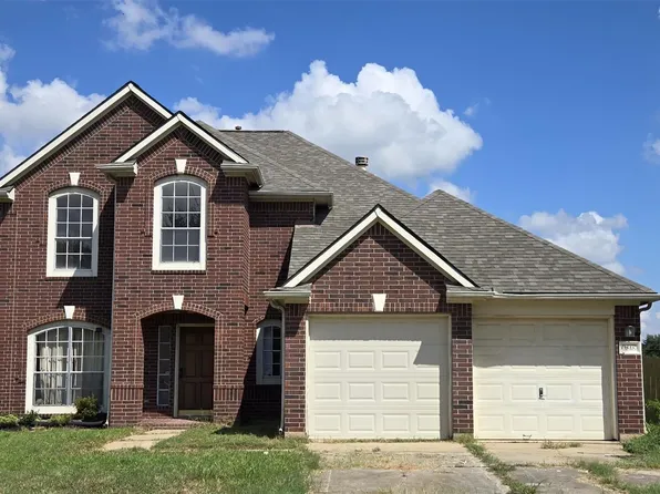 1818 Quiet Hollow Dr, Fresno, TX 77545