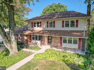 2623 Deepwood Dr, Wilmington, DE 19810