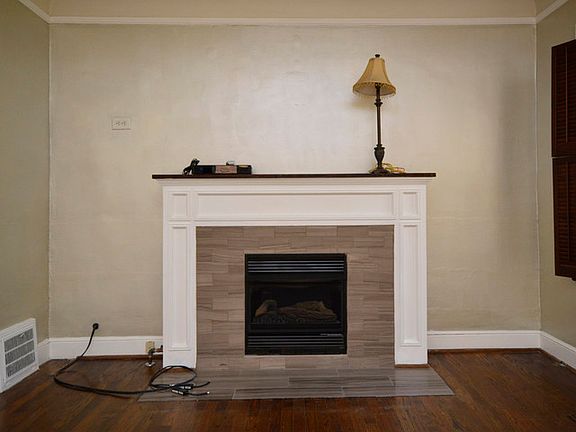 5th image of 3840 N Oconto Ave