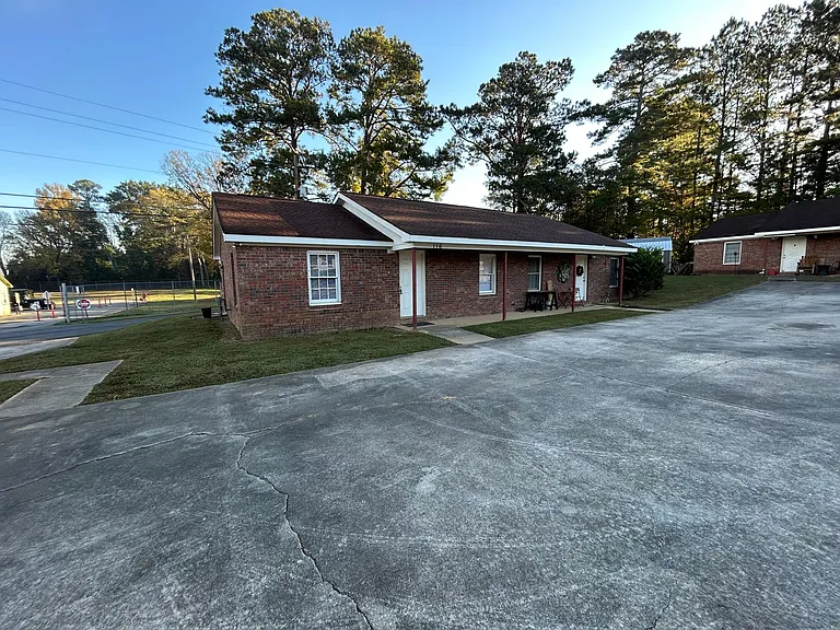 116 Burlinton Dr — Photo 1