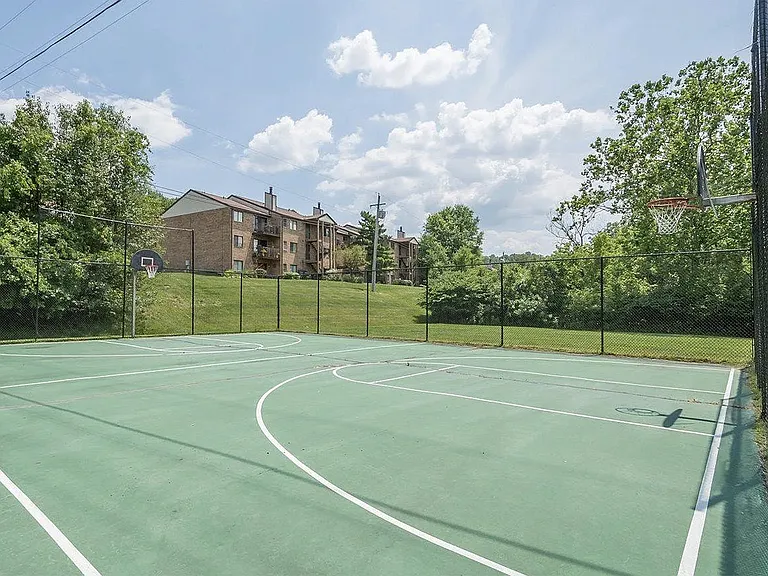 52 Woodland Hills Dr #10 — Photo 30