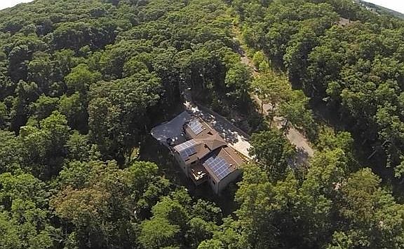 Private retreat on one acre!!