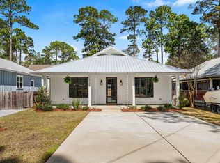 1175 E Point Washington Rd, Pt Washington, FL 32459