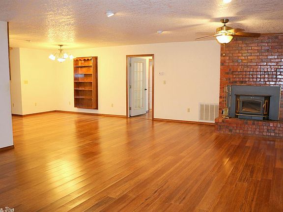 3rd image of 138 S Park Ave