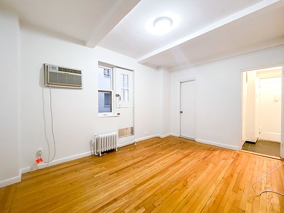 3rd image of 215 W 83rd St APT 2E