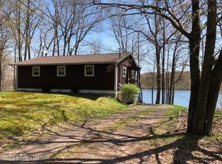 2061 W Mountain Lake Dr, Bear Creek Township, PA 18702