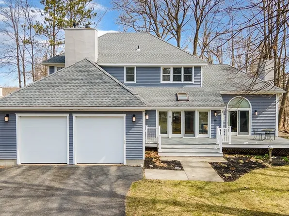 19 Woodland Meadow Dr, Lancaster, MA 01523