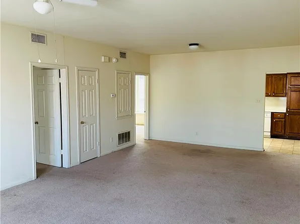 400 Nagle St APT 300, College Station, TX 77840